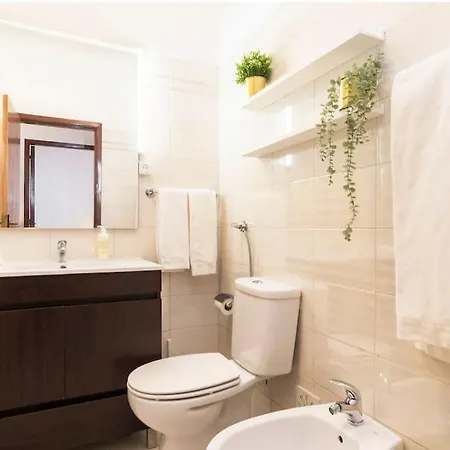 2 Bedroom - Great For Holidays And Work