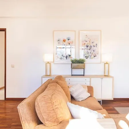 2 Bedroom - Great For Holidays And Work Oeiras