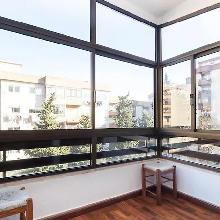 2 Bedroom - Great For Holidays And Work Apartment *
