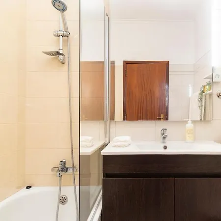 2 Bedroom - Great For Holidays And Work アパート オエイラス