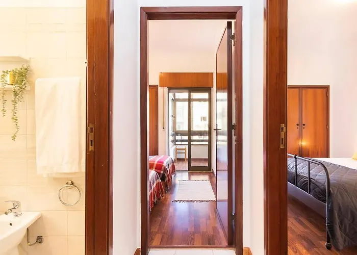 Апартаменты 2 Bedroom - Great For Holidays And Work Оэйраш