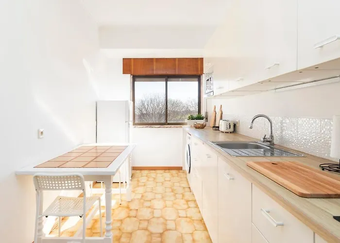 Апартаменты 2 Bedroom - Great For Holidays And Work Оэйраш