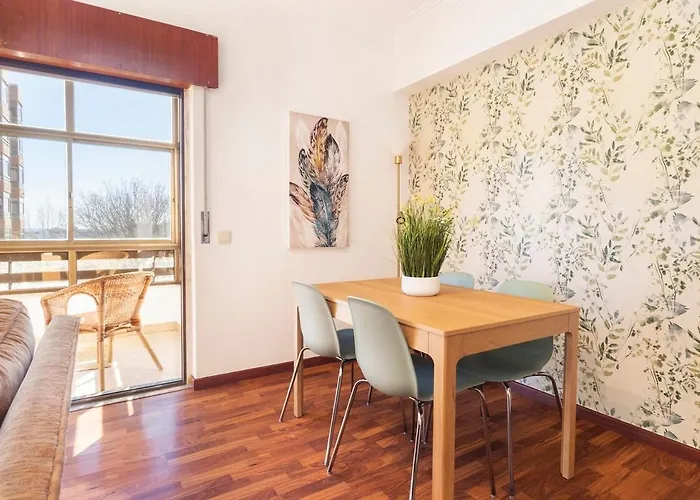 Апартаменты 2 Bedroom - Great For Holidays And Work Оэйраш